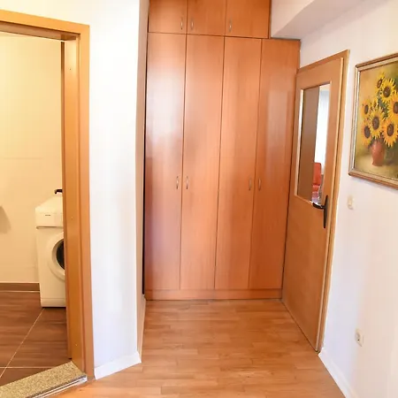 3 Bedroom With Parking Garage In The Heart Of * Скопье