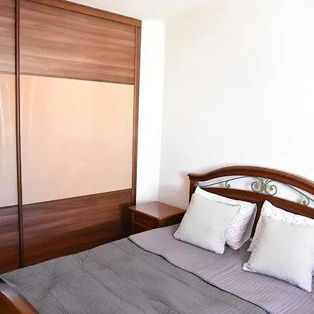 3 Bedroom With Parking Garage In The Heart Of Апартаменты Скопье