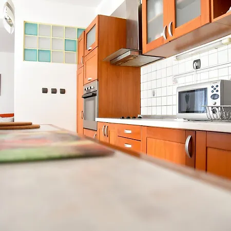 3 Bedroom With Parking Garage In The Heart Of Апартаменты